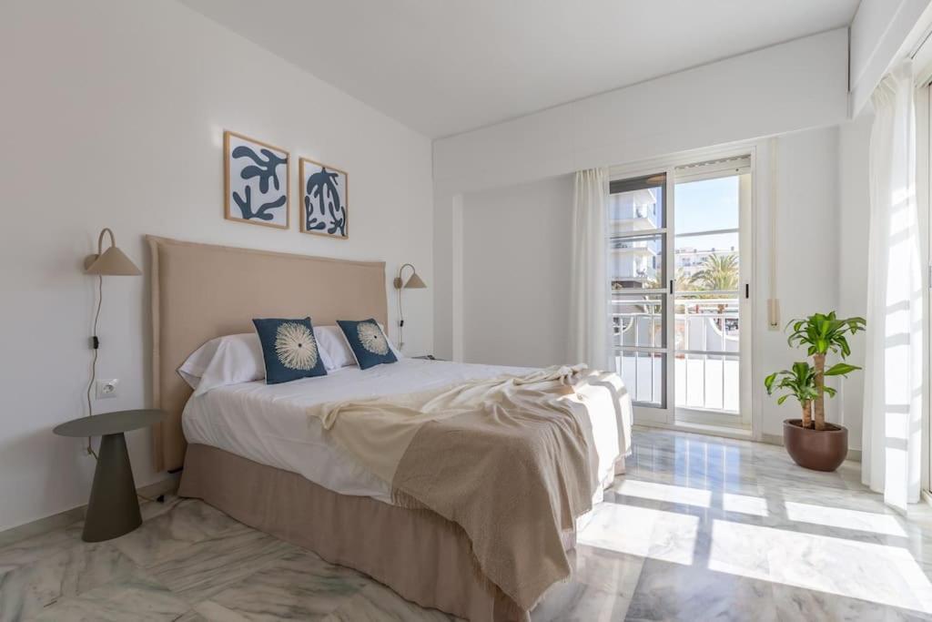Eden Costa Lago Primera Linea De Mar Torremolinos Exteriér fotografie