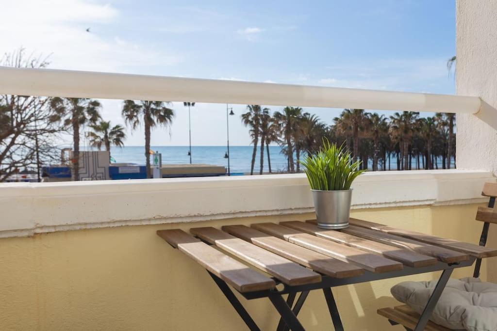 Eden Costa Lago Primera Linea De Mar Torremolinos Exteriér fotografie