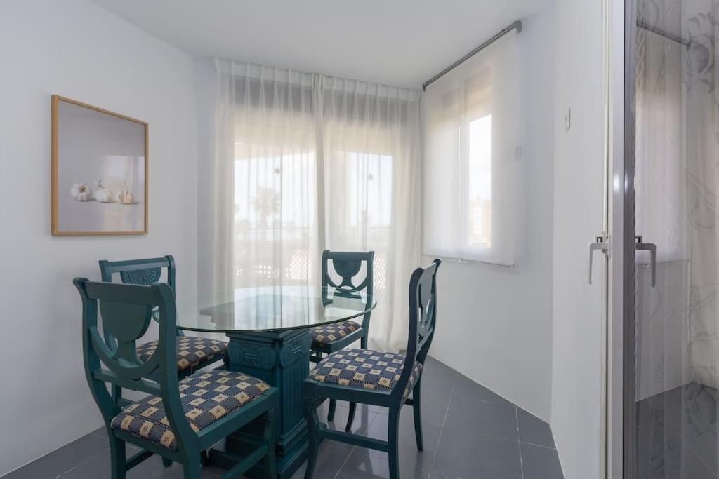 Eden Costa Lago Primera Linea De Mar Torremolinos Exteriér fotografie