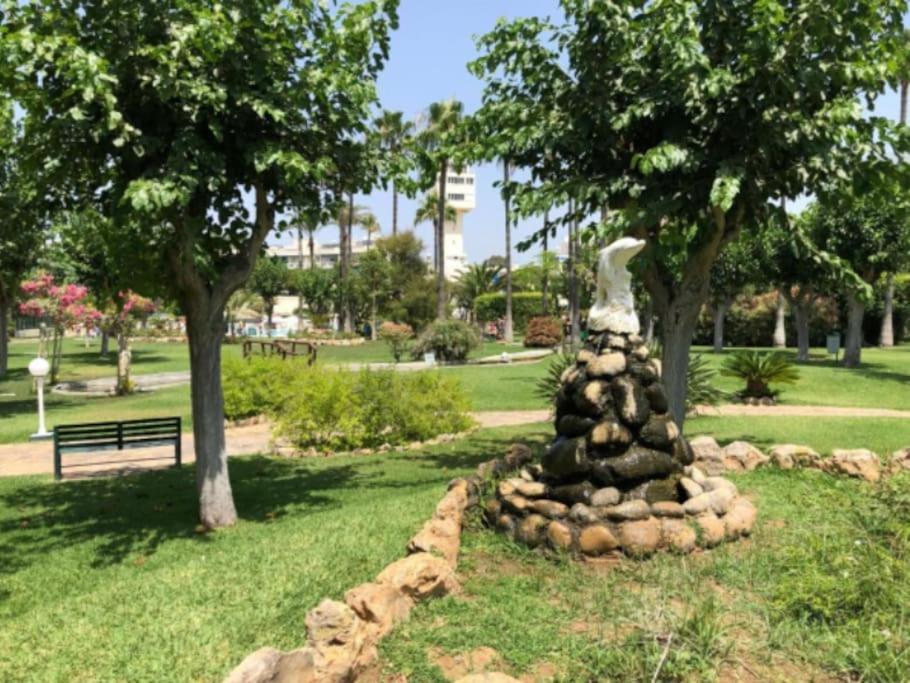 Eden Costa Lago Primera Linea De Mar Torremolinos Exteriér fotografie