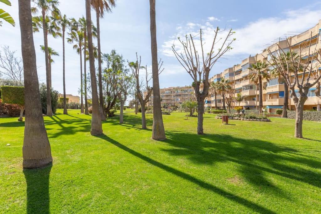 Eden Costa Lago Primera Linea De Mar Torremolinos Exteriér fotografie